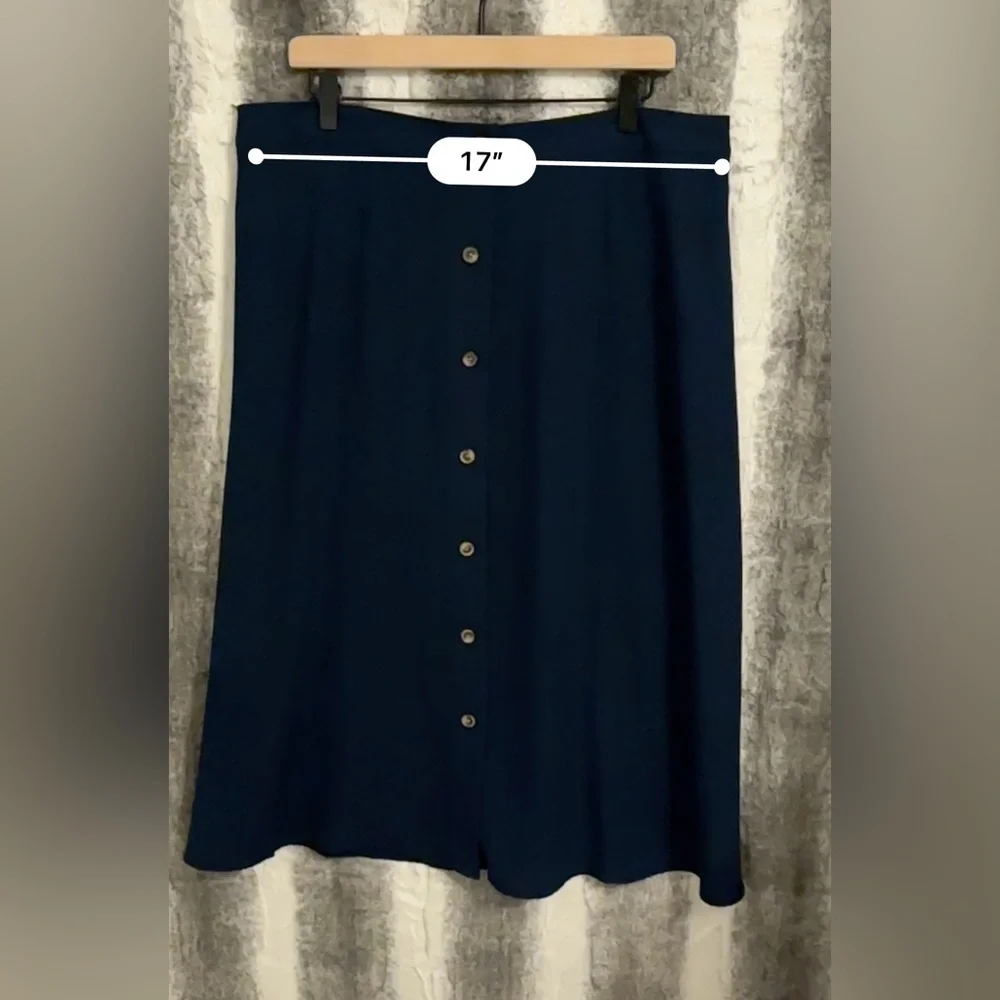 Lauren Conrad Navy Button-Front A-Line Skirt size XL - Picture 8 of 9